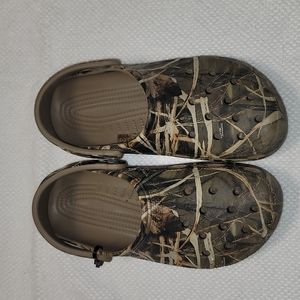 CROCS Camo Classic Clog   Size: 7 Men's (size 9 woman's)